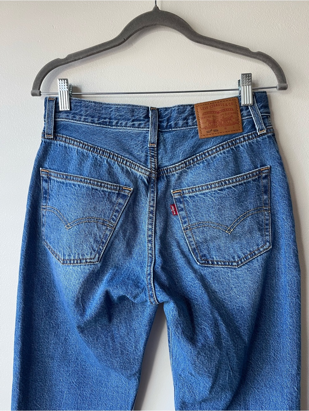 Levi’s 501 90s Classic Mid Rise Srtaight Leg Jeans Denim - Picture 6 of 10